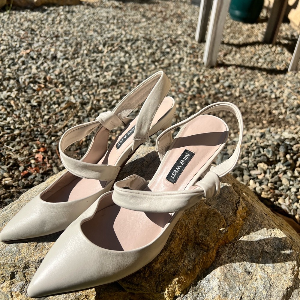 Nine West 7.5 Cream leather upper Ankle Strap - Picture 3 of 9